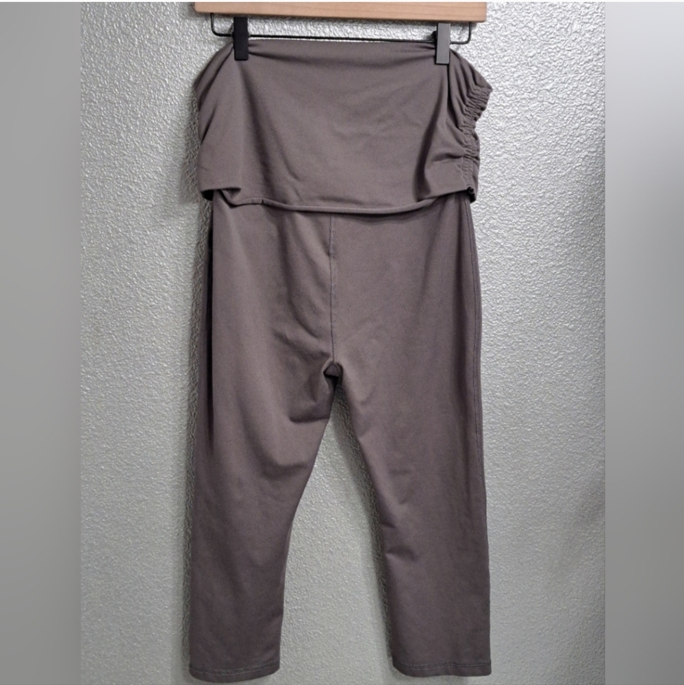 Prana Grey Exercise/Yoga Capris With Fold Over Waistband   Size L